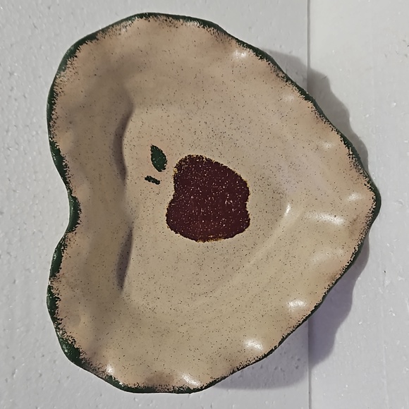 Apple Heart Ruffled Dish - Picture 7 of 7